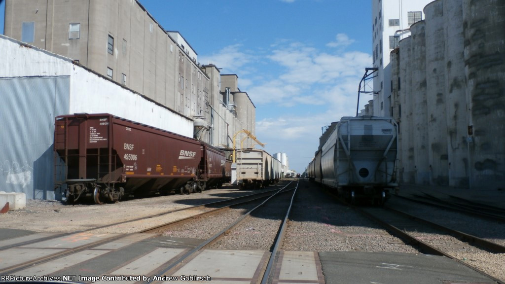 HMBX 750435 + BNSF 495006